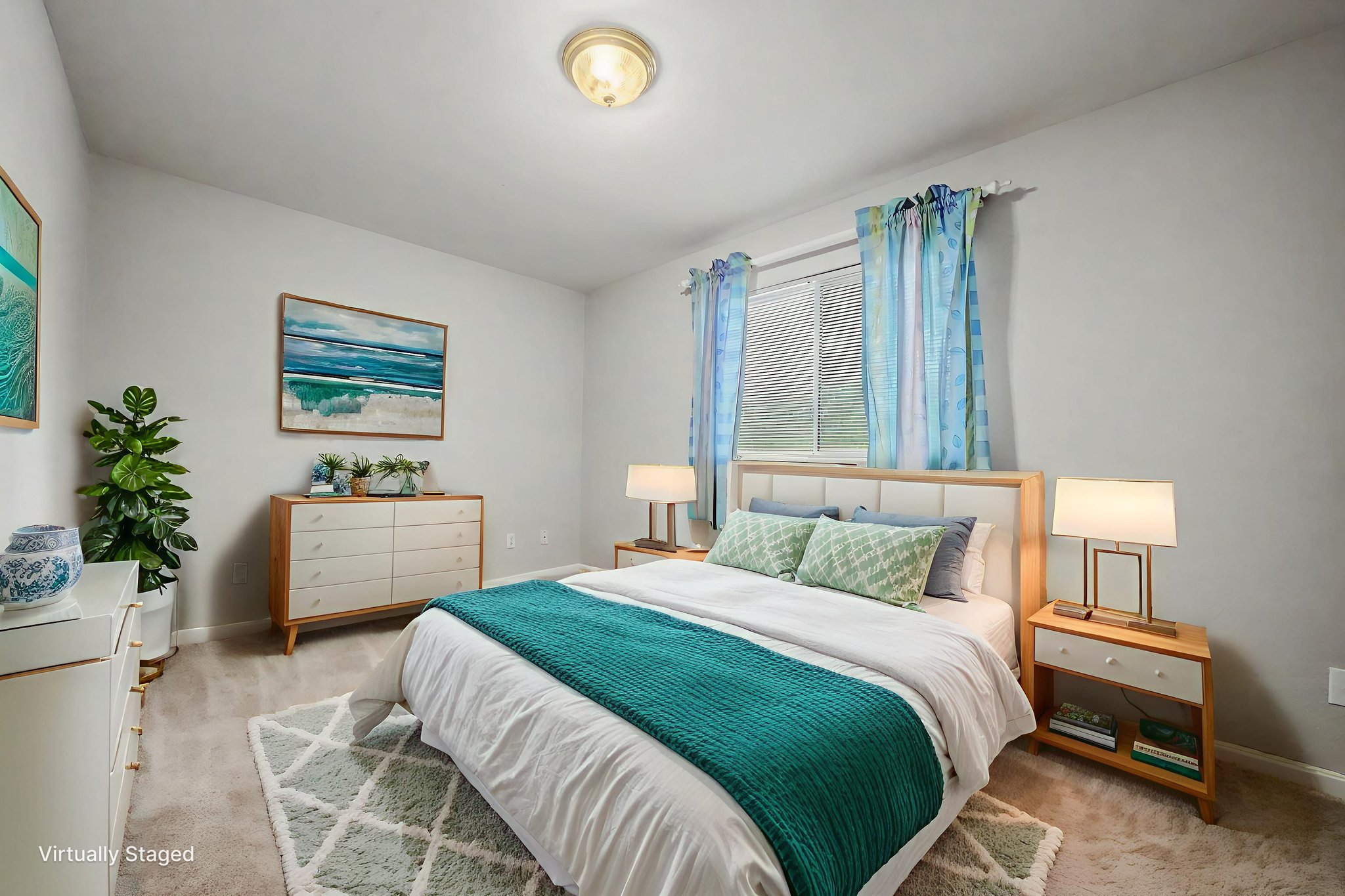 DSC03978 virtually staged.jpeg