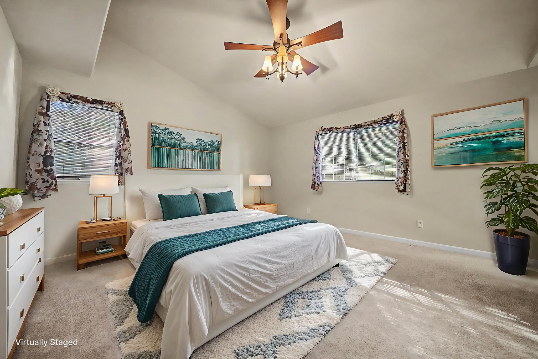 DSC03990 virtually staged.jpeg