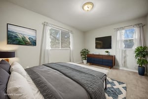 DSC03984 virtually staged.jpeg