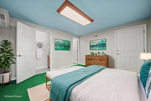 DSC03960 virtually staged.jpeg