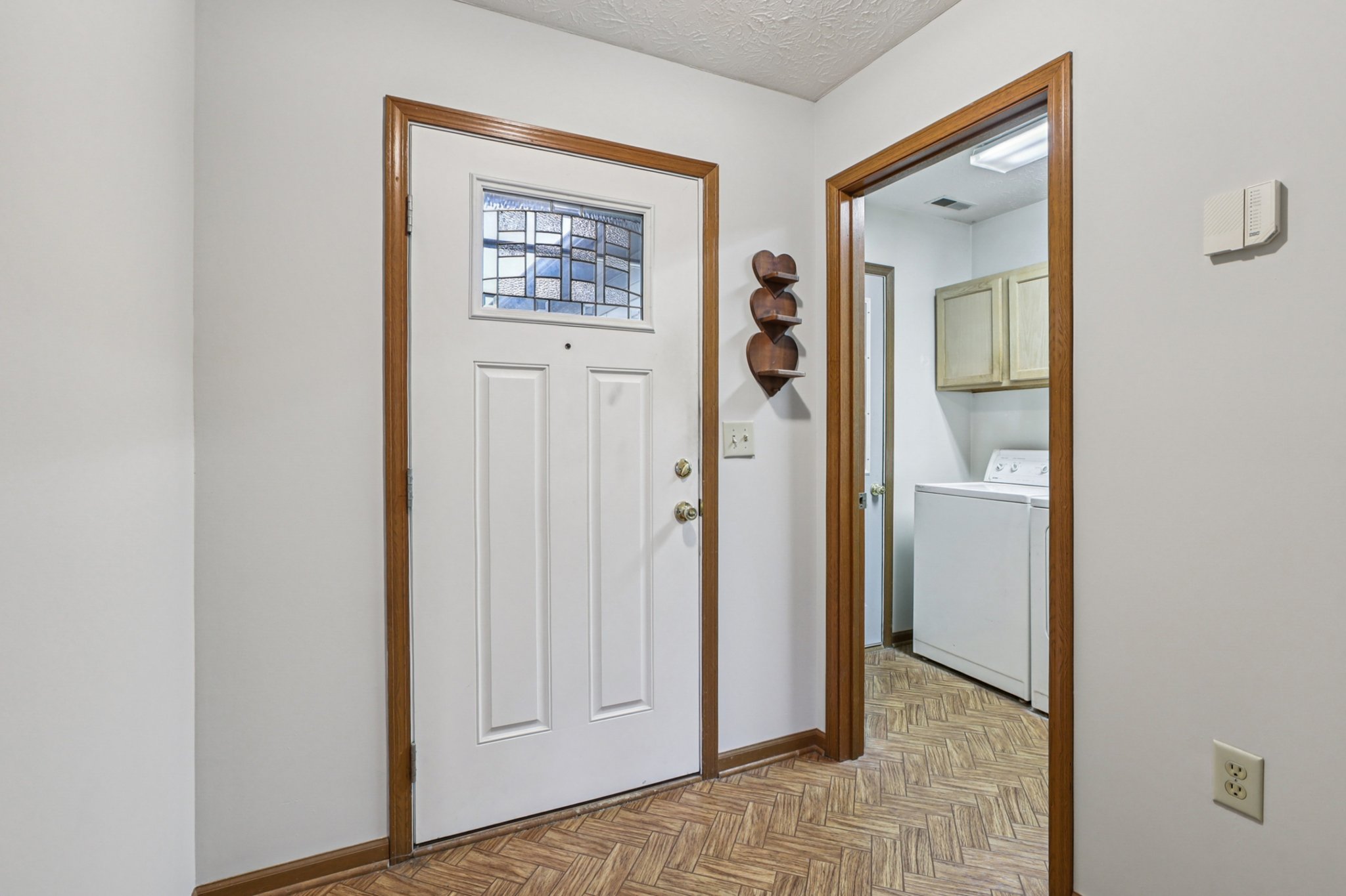 Laurelwood Ct-S0108-004.jpg