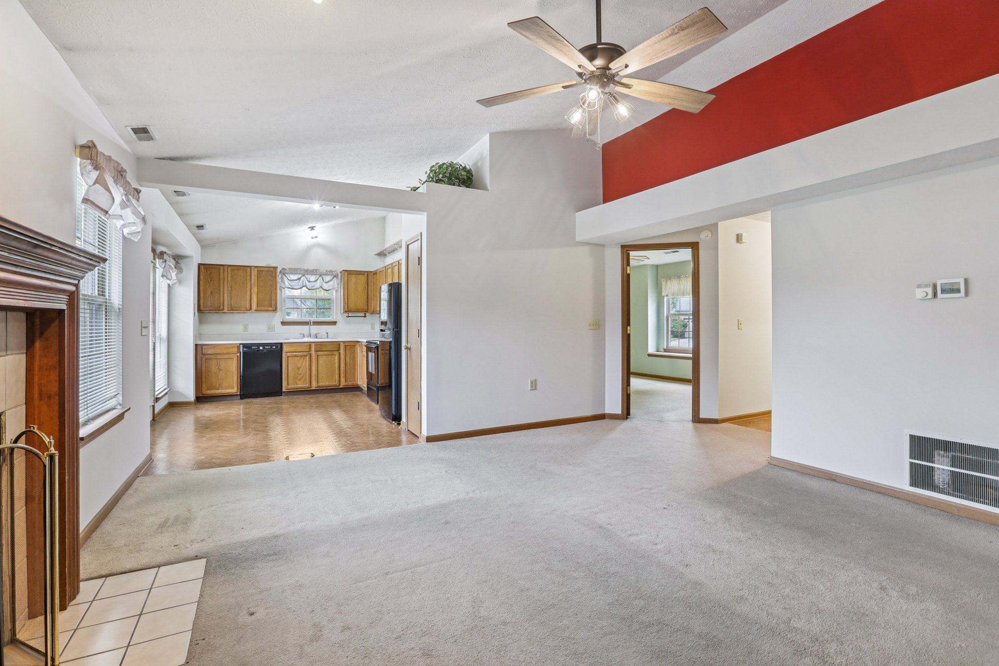 Laurelwood Ct-S0108-007.jpg