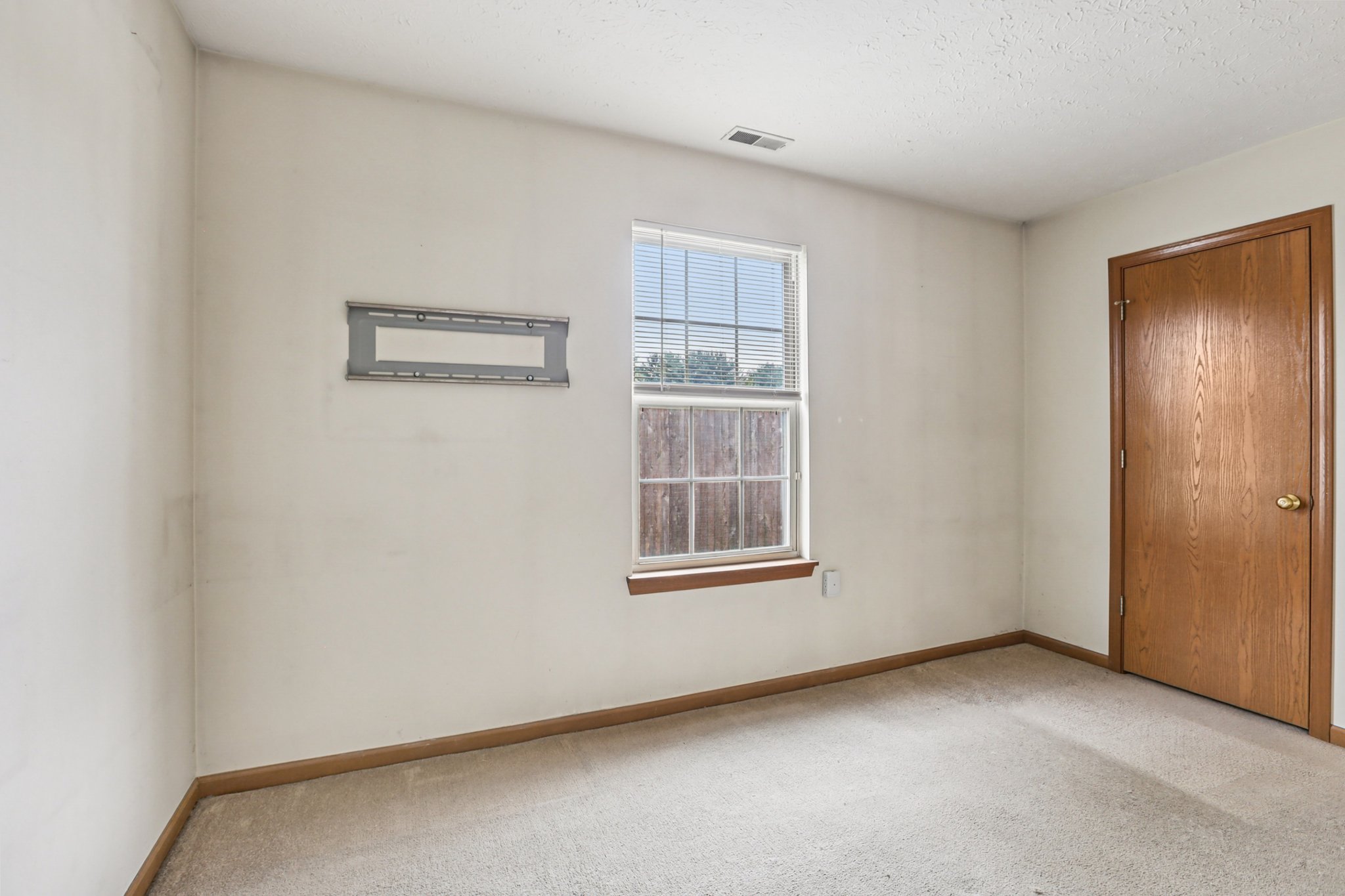 Laurelwood Ct-S0108-020.jpg