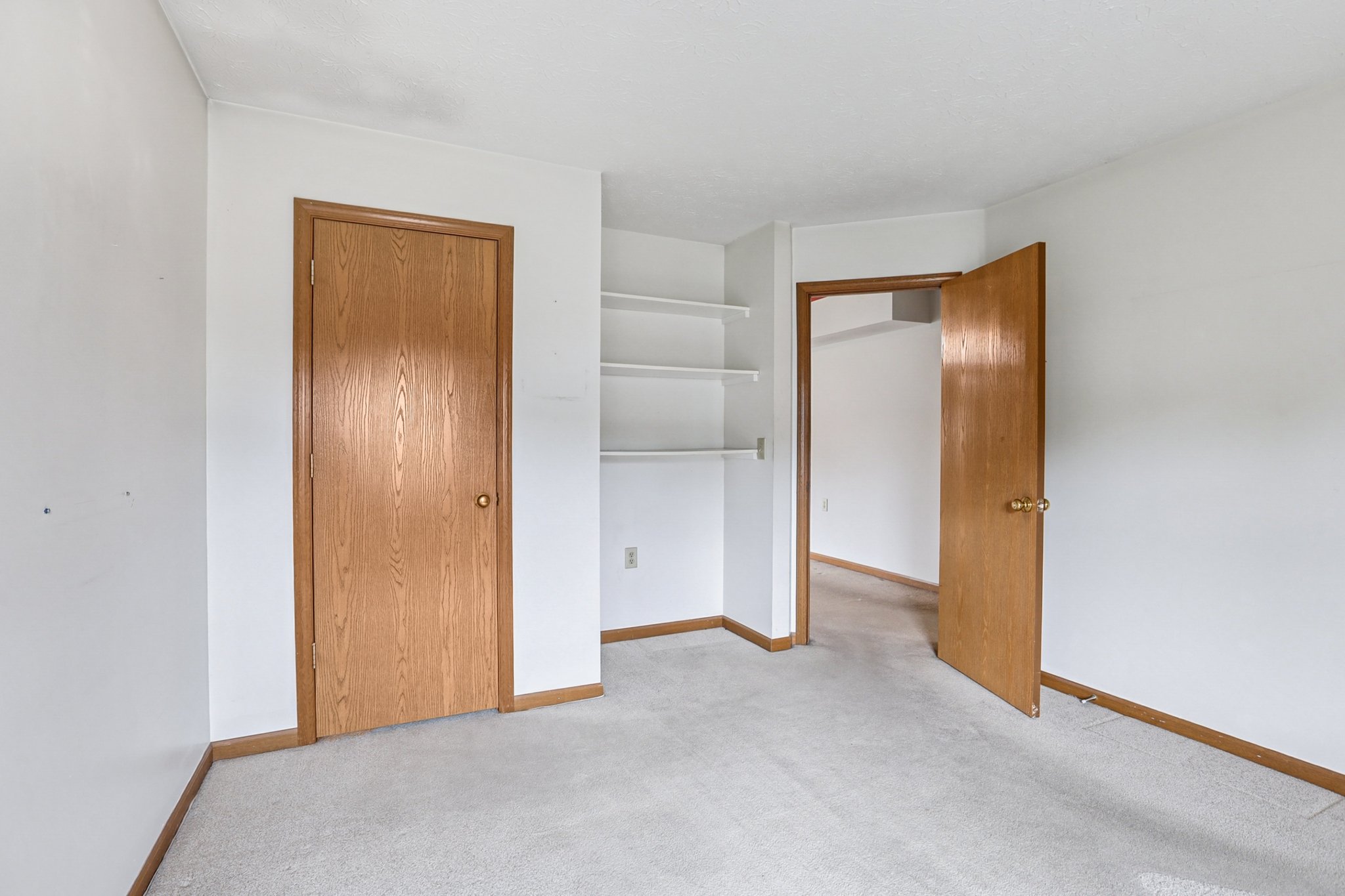 Laurelwood Ct-S0108-024.jpg