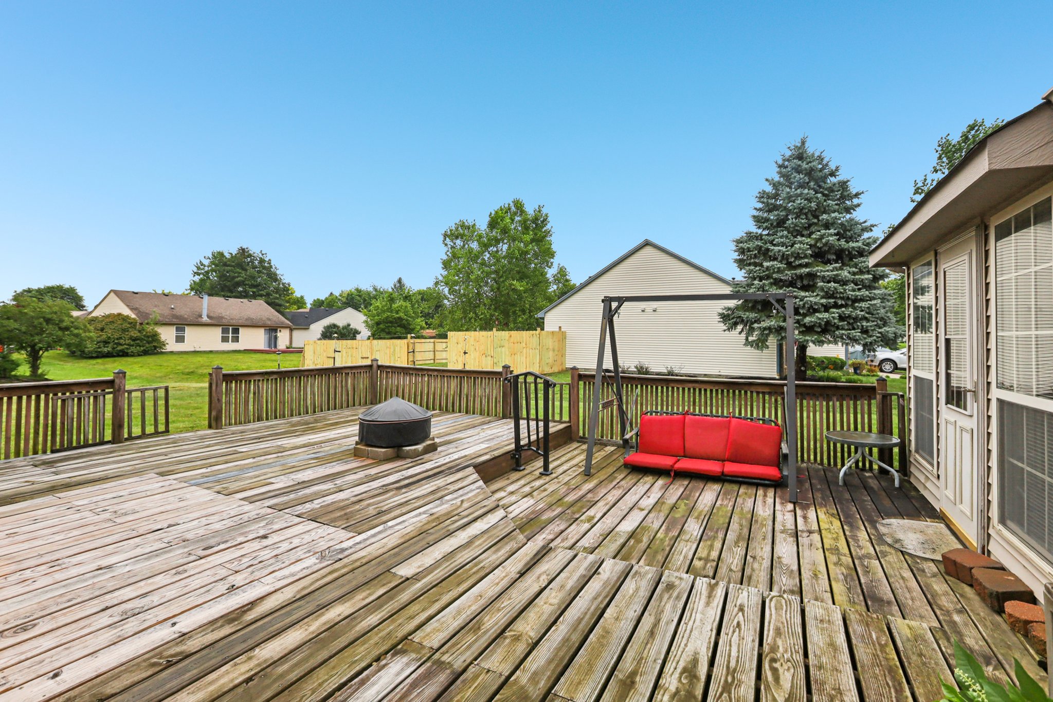 Laurelwood Ct-S0108-033.jpg