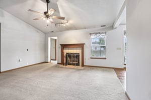 Laurelwood Ct-S0108-005.jpg