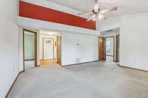 Laurelwood Ct-S0108-006.jpg