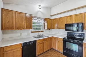 Laurelwood Ct-S0108-012.jpg