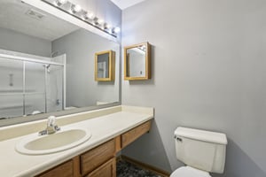 Laurelwood Ct-S0108-017.jpg