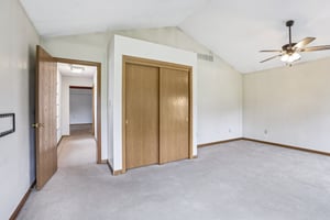 Laurelwood Ct-S0108-029.jpg