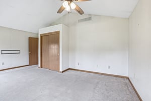 Laurelwood Ct-S0108-030.jpg