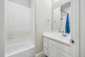 12217Hulson_019