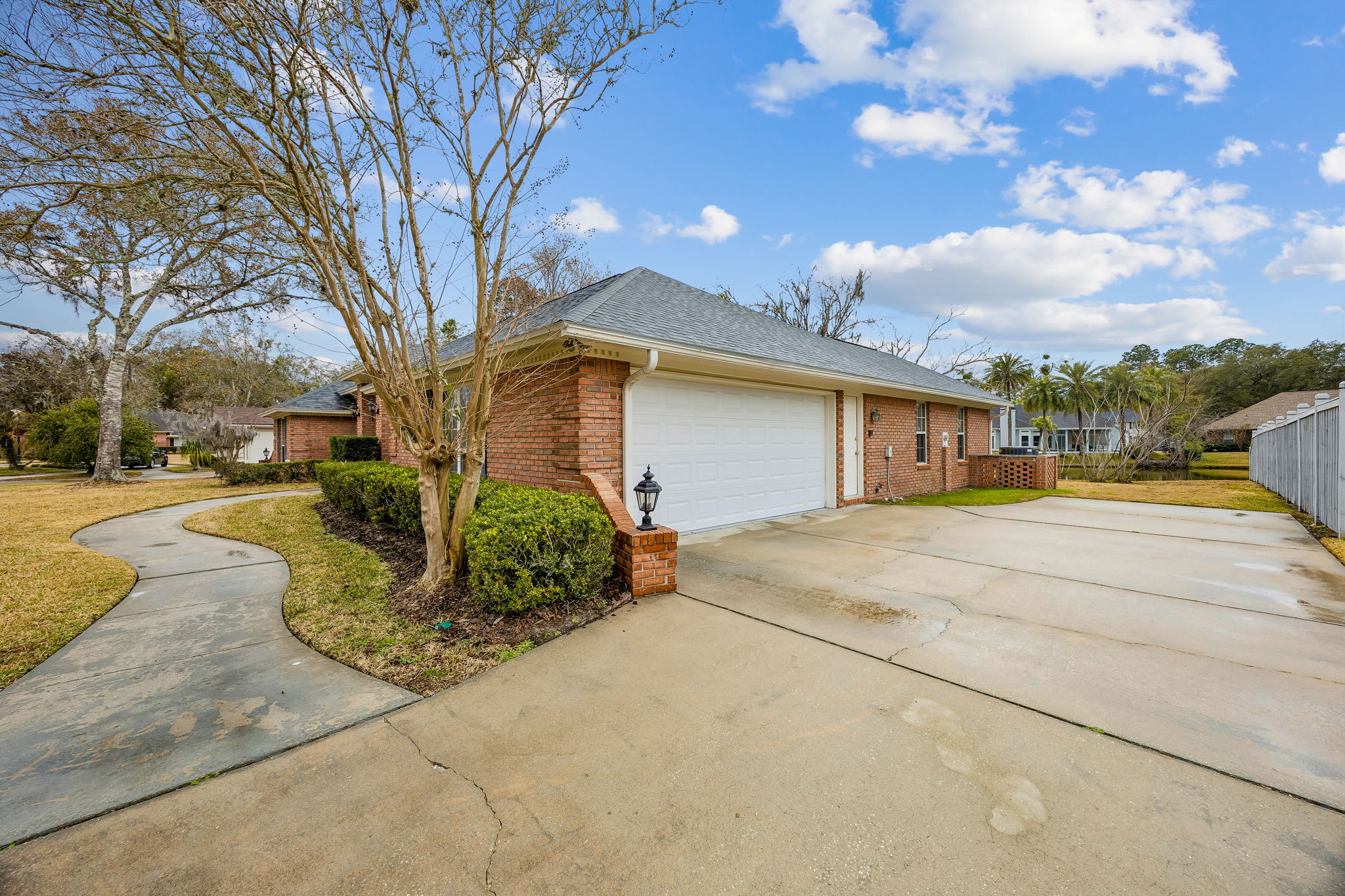 Driveway/Garage