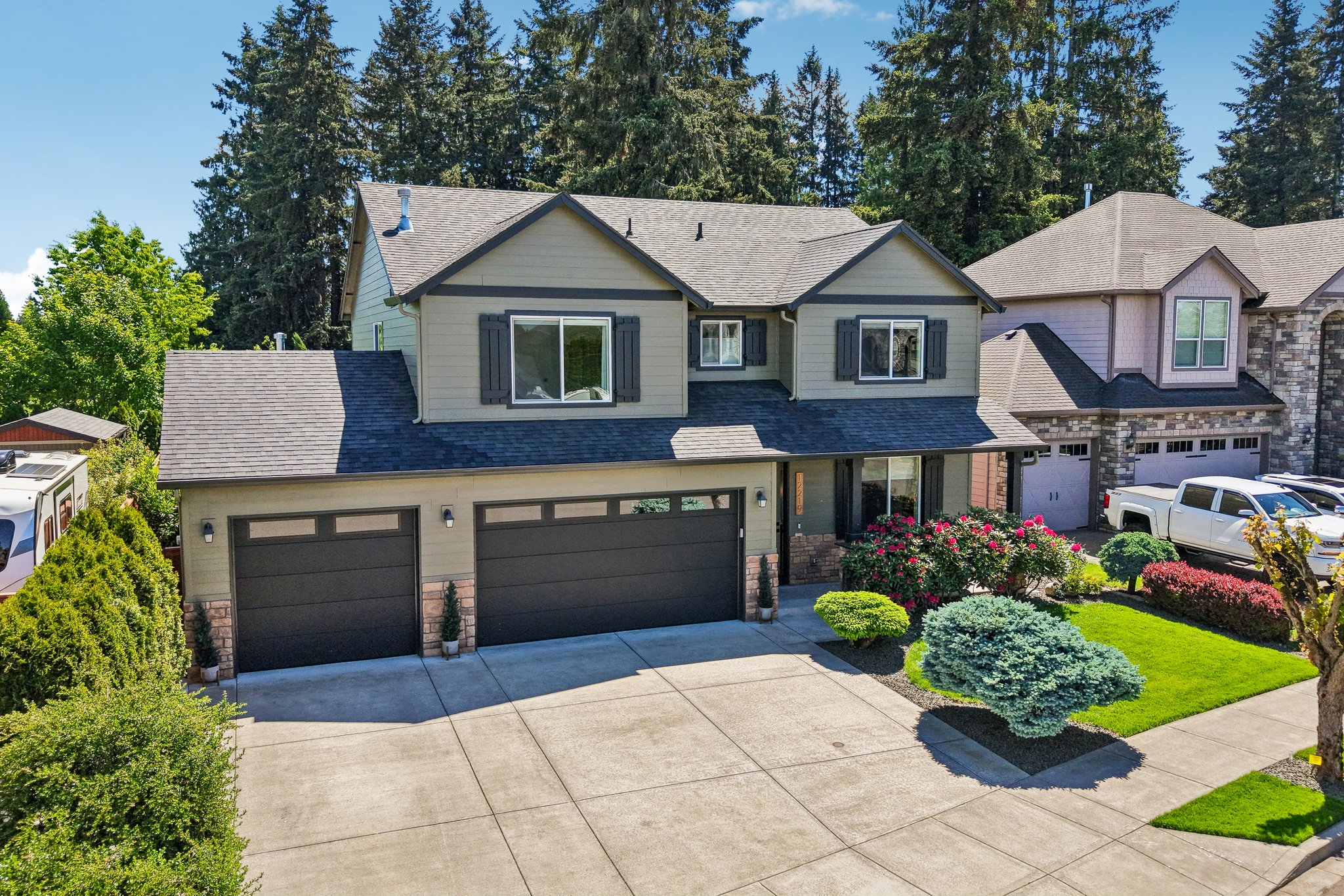 NE 104th St-S1905-084.jpg