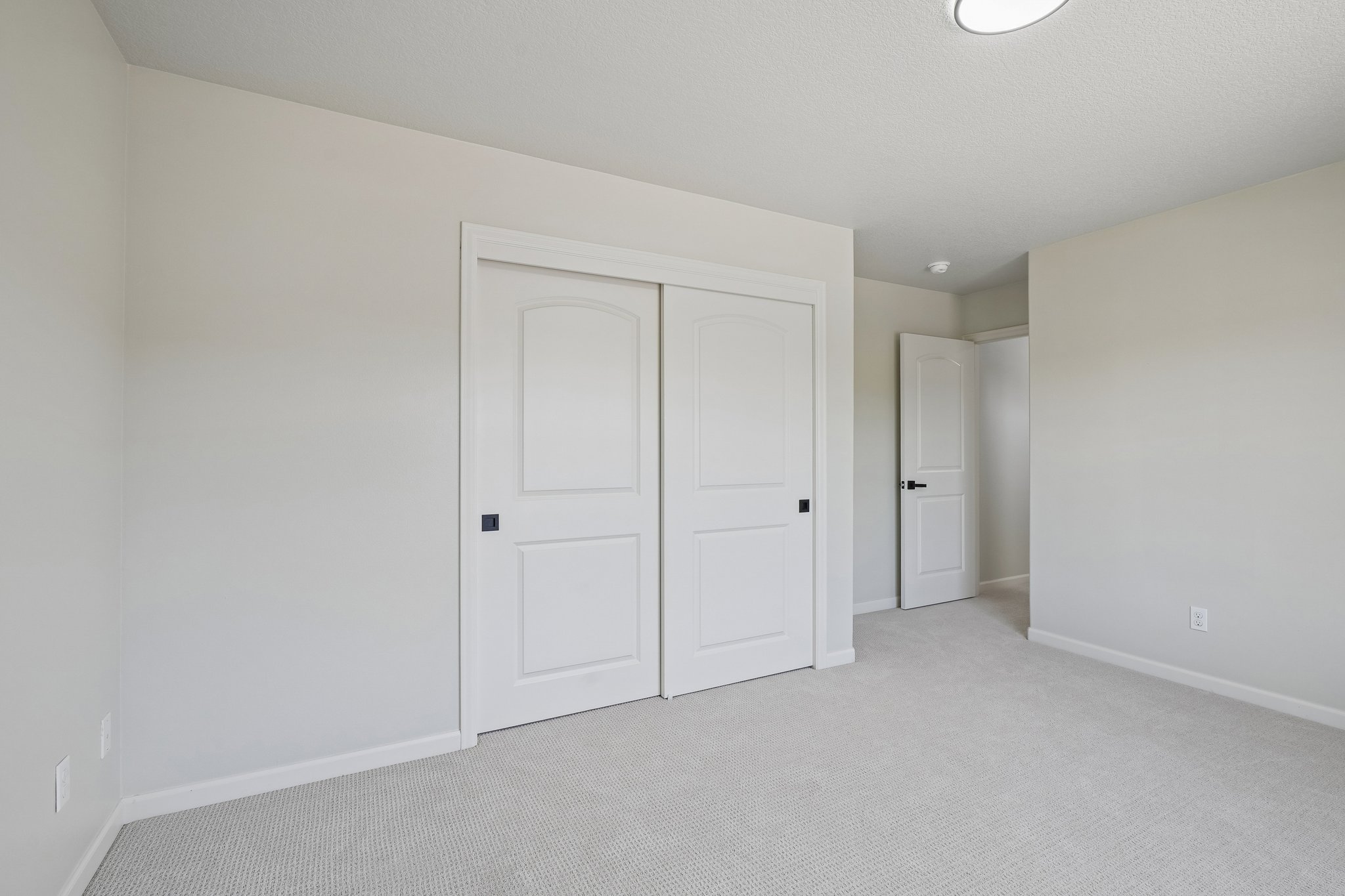 NE 104th St-S1905-041r.jpg