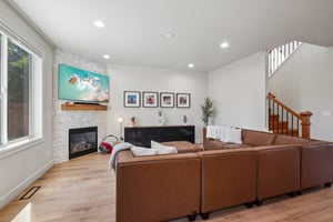 NE 104th St-S1905-010.jpg