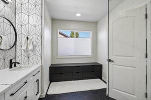 NE 104th St-S1905-055.jpg