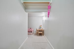 NE 104th St-S1905-061.jpg