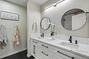 NE 104th St-S1905-042r.jpg