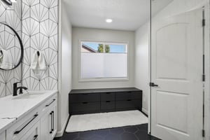 NE 104th St-S1905-055r.jpg