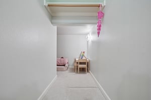 NE 104th St-S1905-061r.jpg
