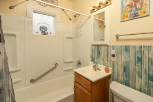 17-Bathroom