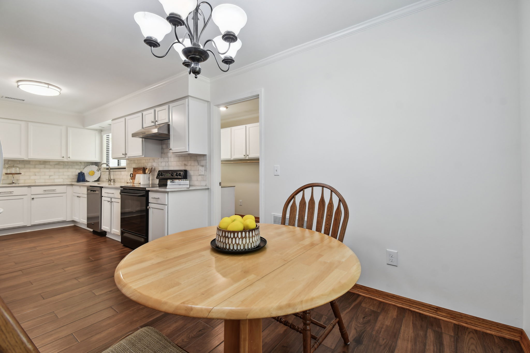 Kitchen/Breakfast Area