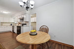 Kitchen/Breakfast Area