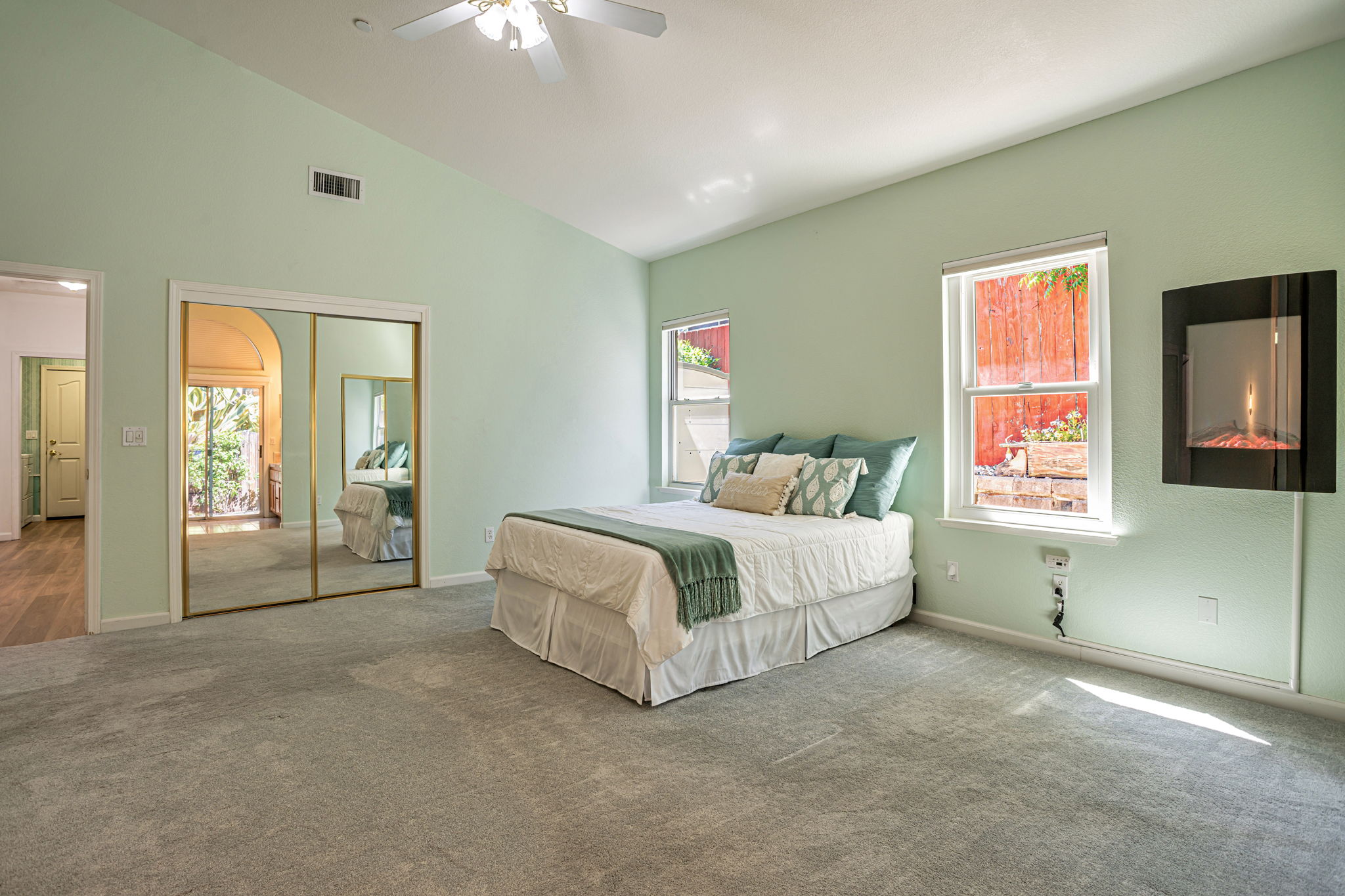 024_12220 Westwood Dr_