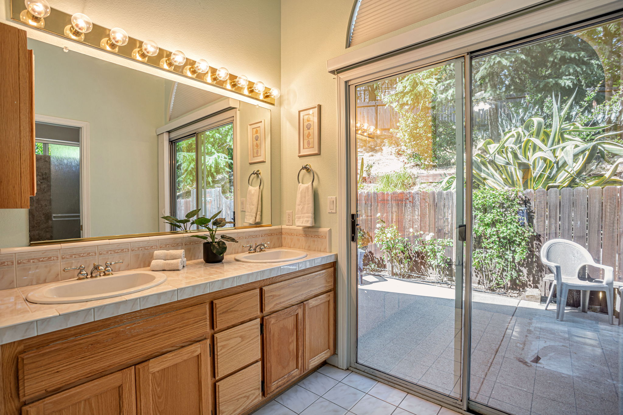 027_12220 Westwood Dr_