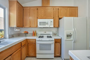 011_12220 Westwood Dr_