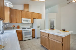 012_12220 Westwood Dr_
