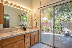 027_12220 Westwood Dr_