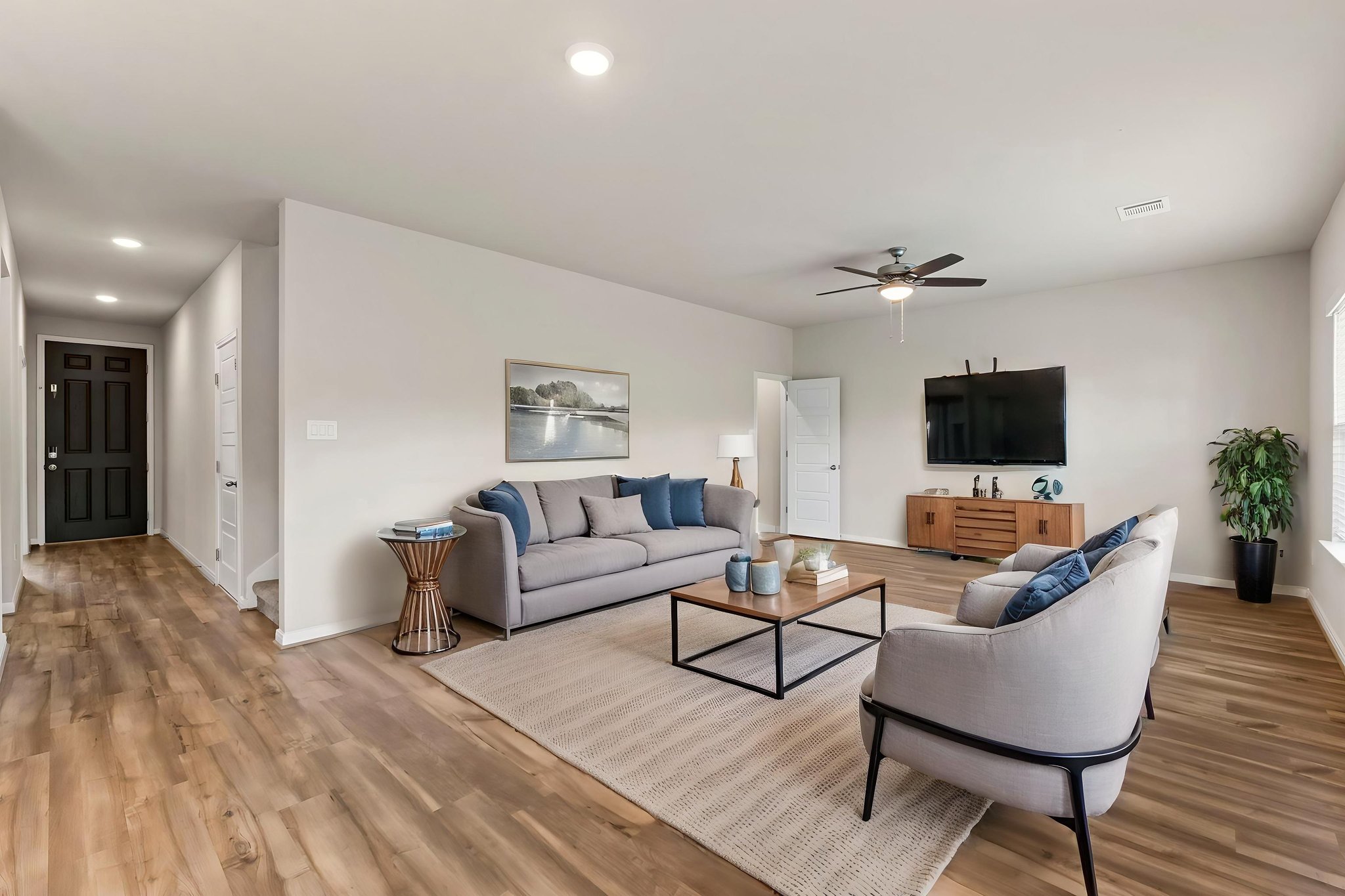 IMG_9081 virtually staged.jpeg