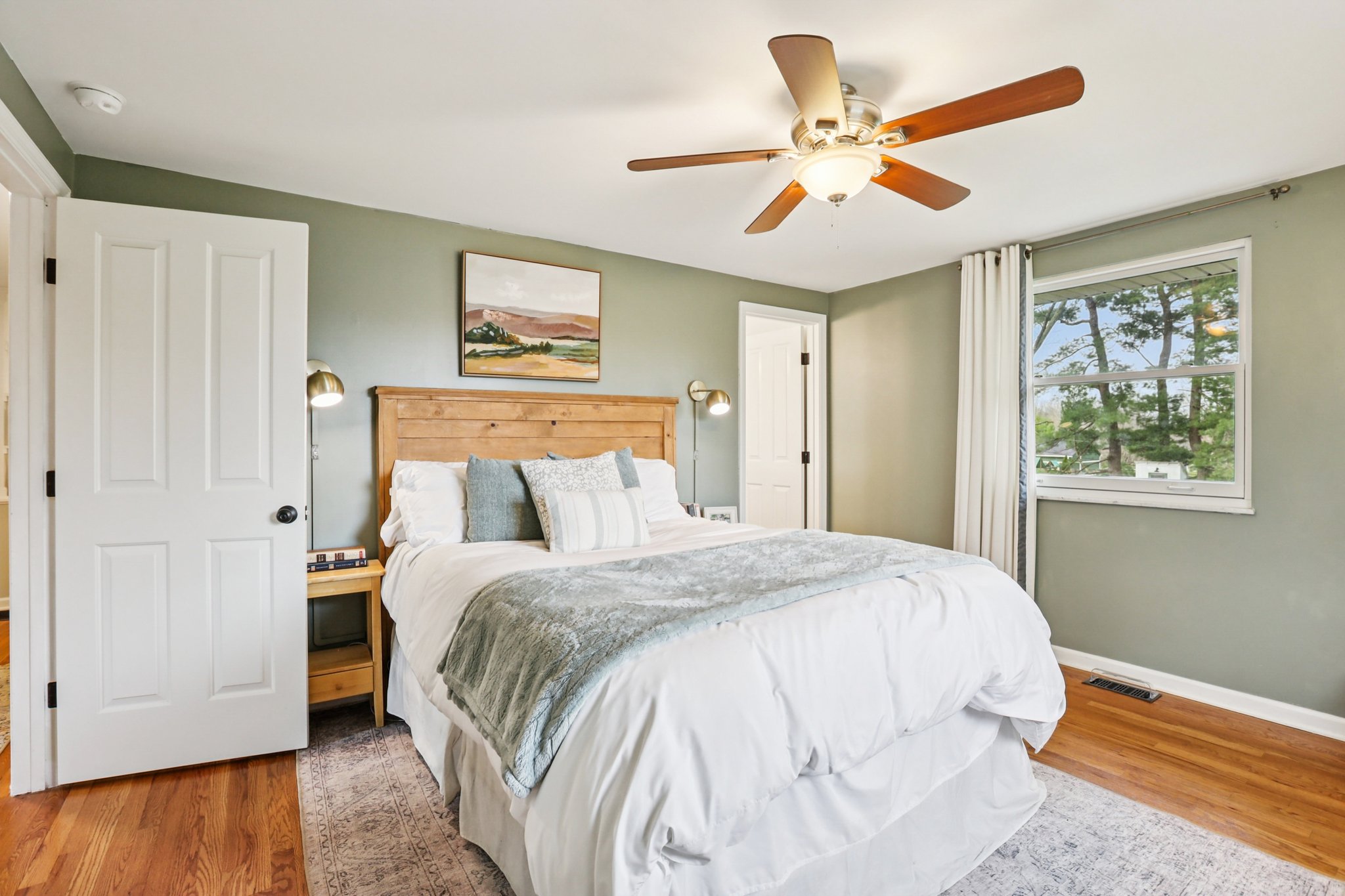 Daugherty Dr-S0304-025.jpg