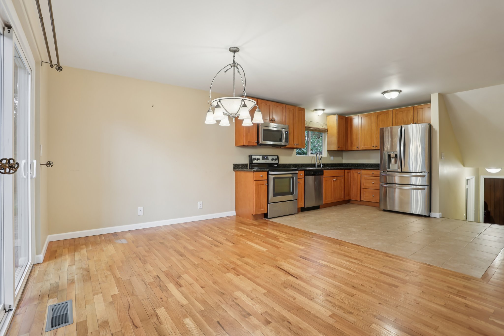 SE 60th Pl-S2701-012.jpg