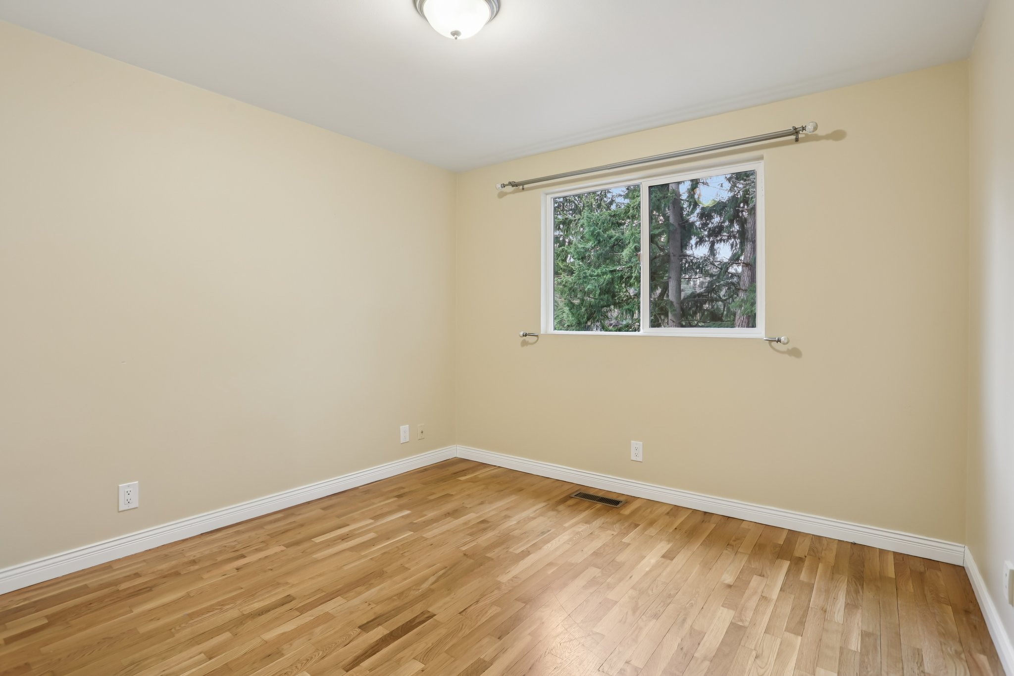 SE 60th Pl-S2701-017.jpg