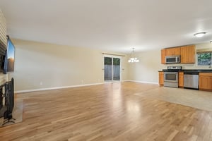 SE 60th Pl-S2701-008.jpg