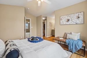 N Ivy Way-S2310-030.jpg