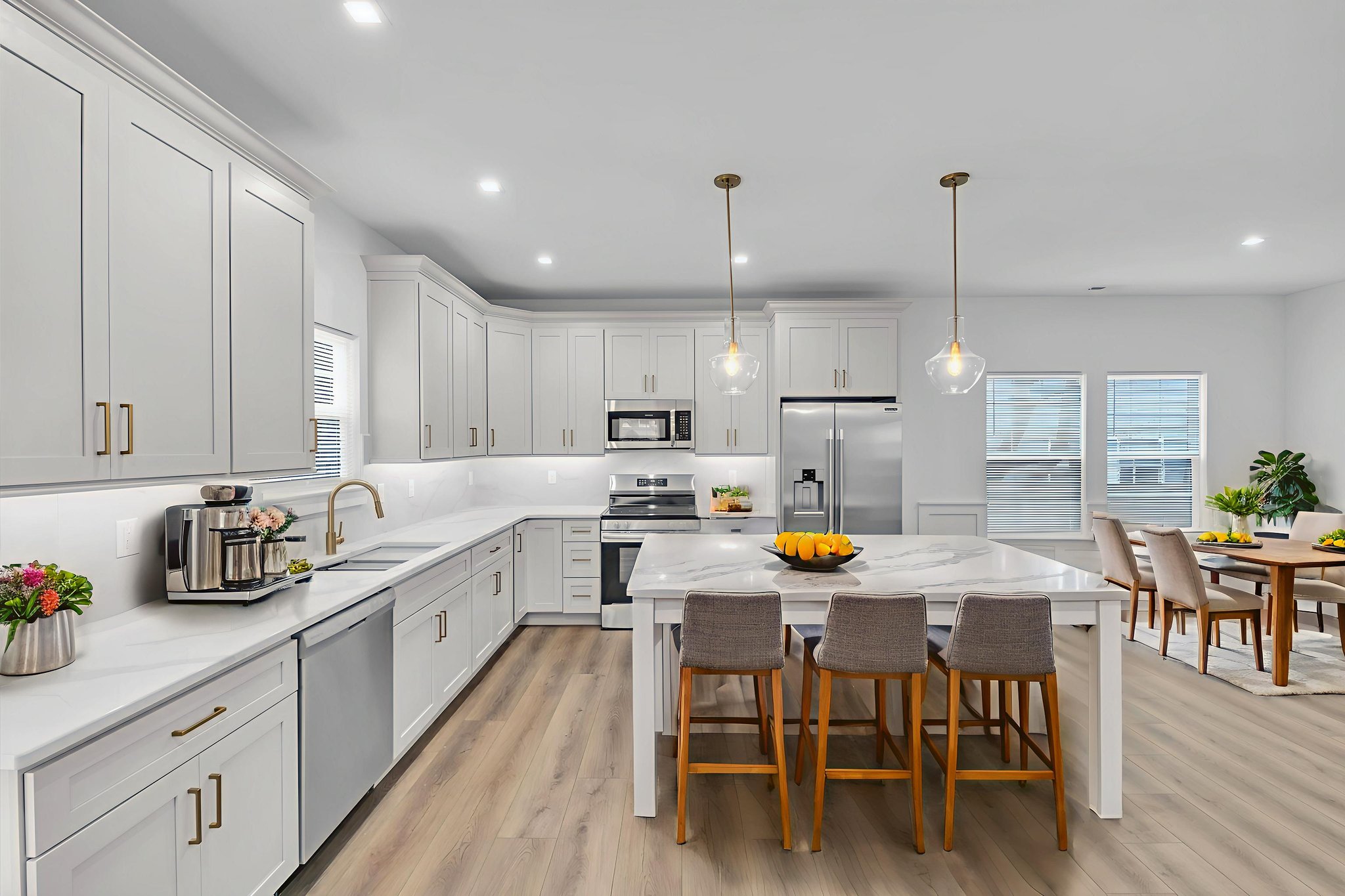 DSC_1870 virtually staged.jpeg