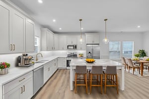 DSC_1870 virtually staged.jpeg