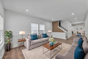 DSC_1843 virtually staged.jpeg