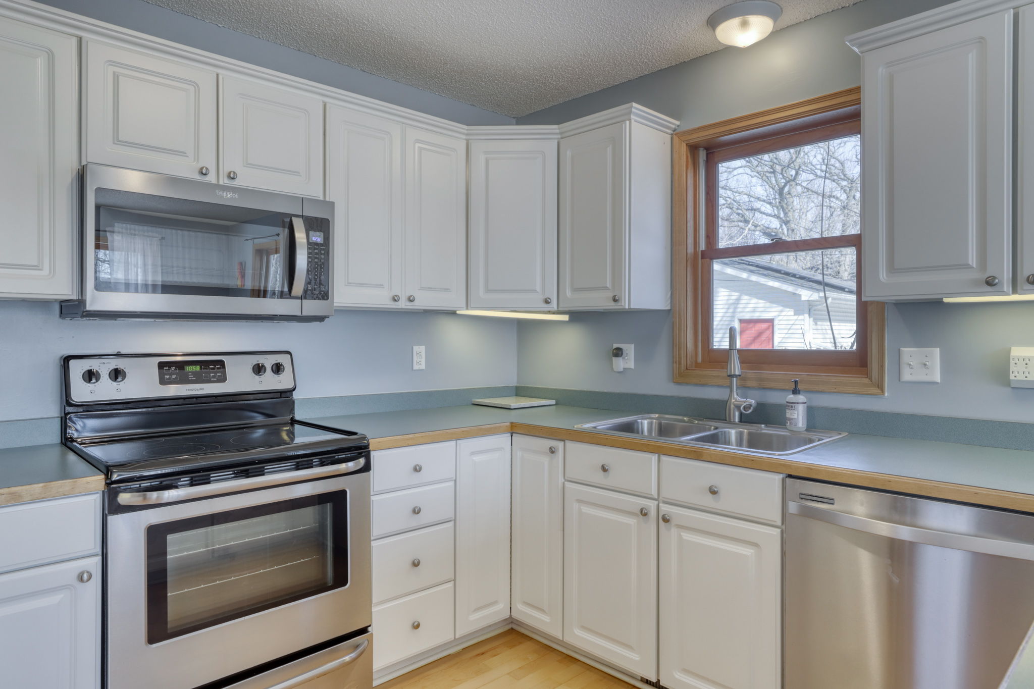 1223 Fairmount Ave, Saint Paul, MN 55105 Excalibur Portraits