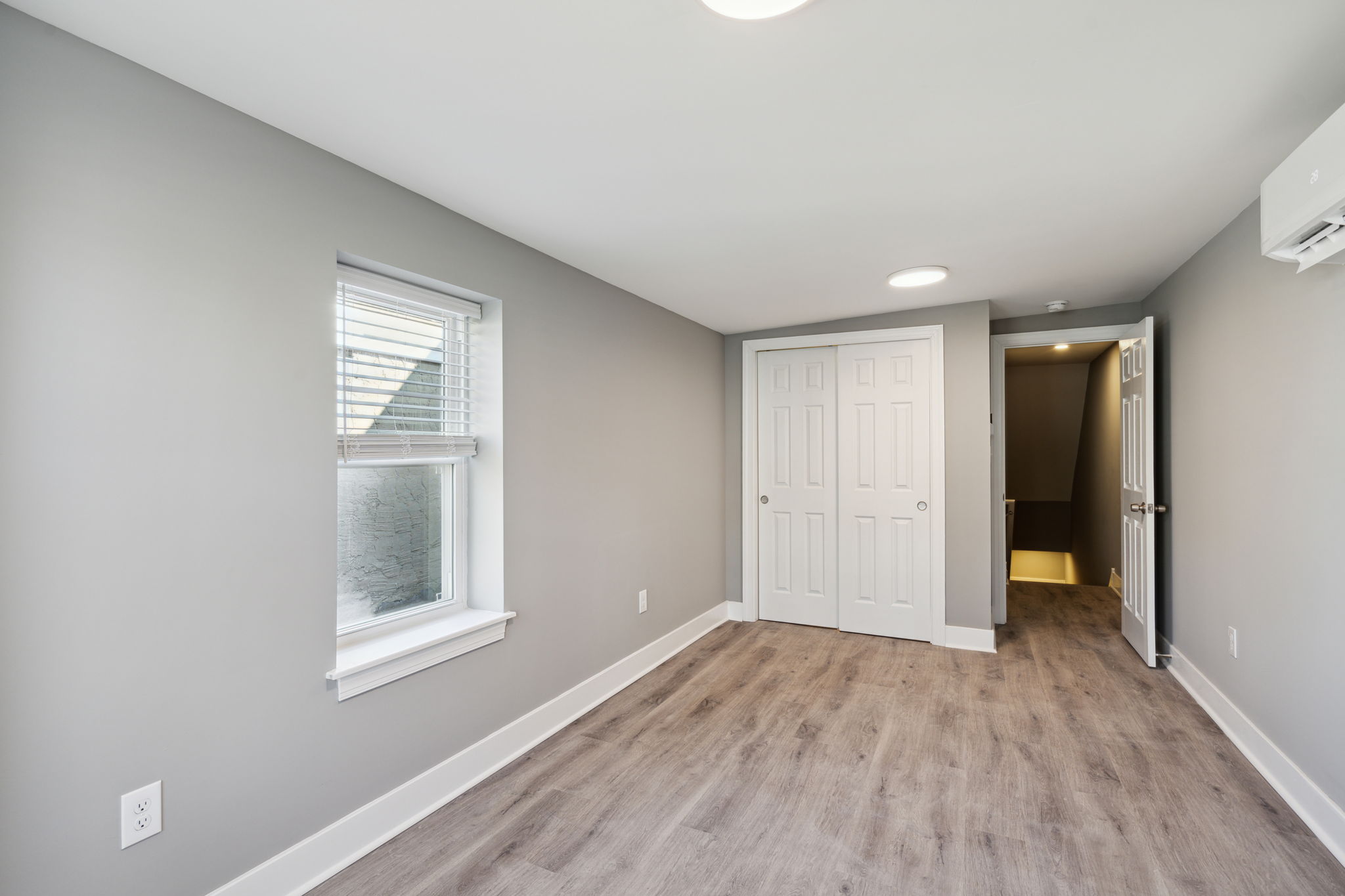 1223 W Somerset Unit 2-04