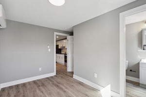 1223 W Somerset Unit 2-18