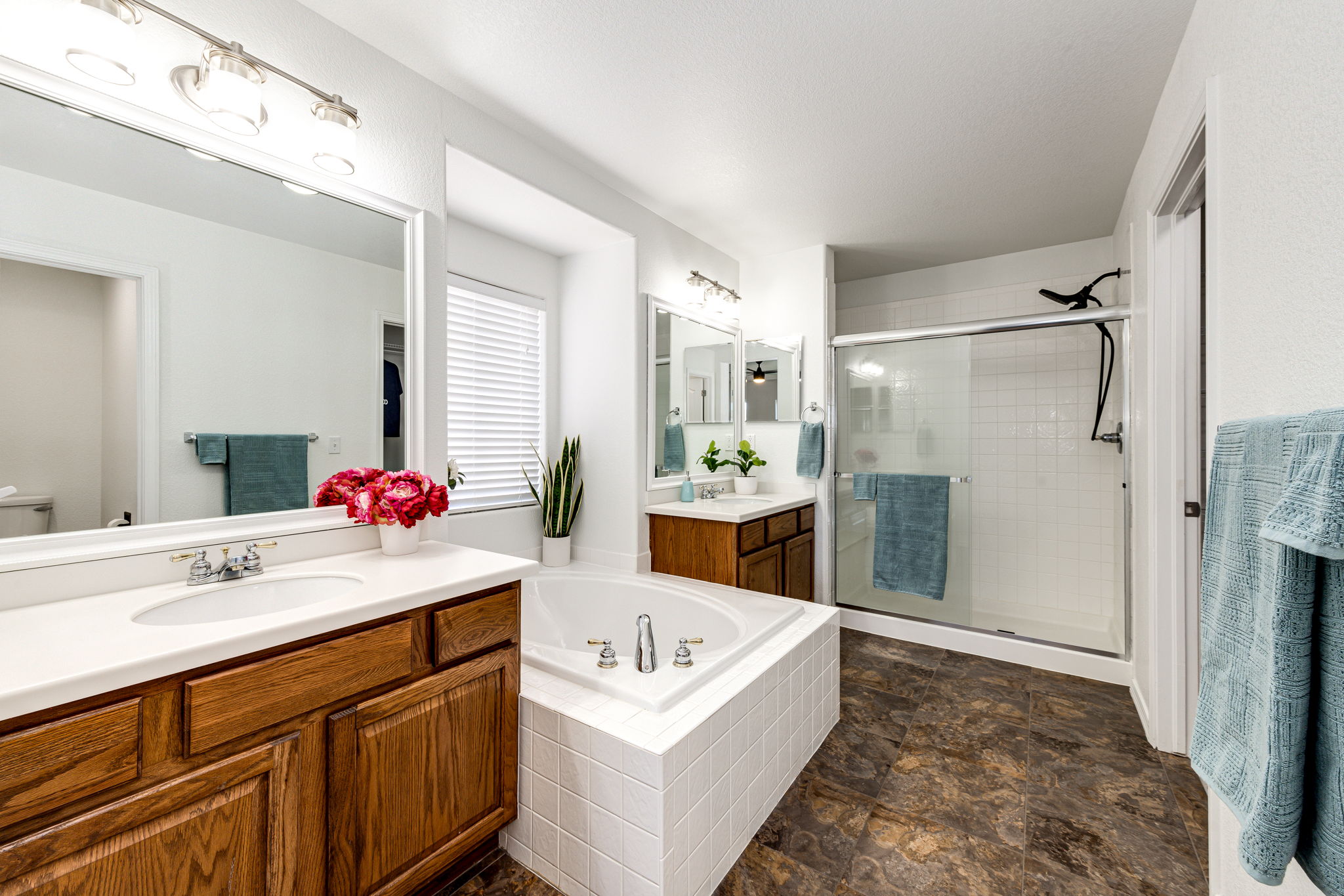 Full Bathroom w Soaking Tub, Dual Vanities & Shower