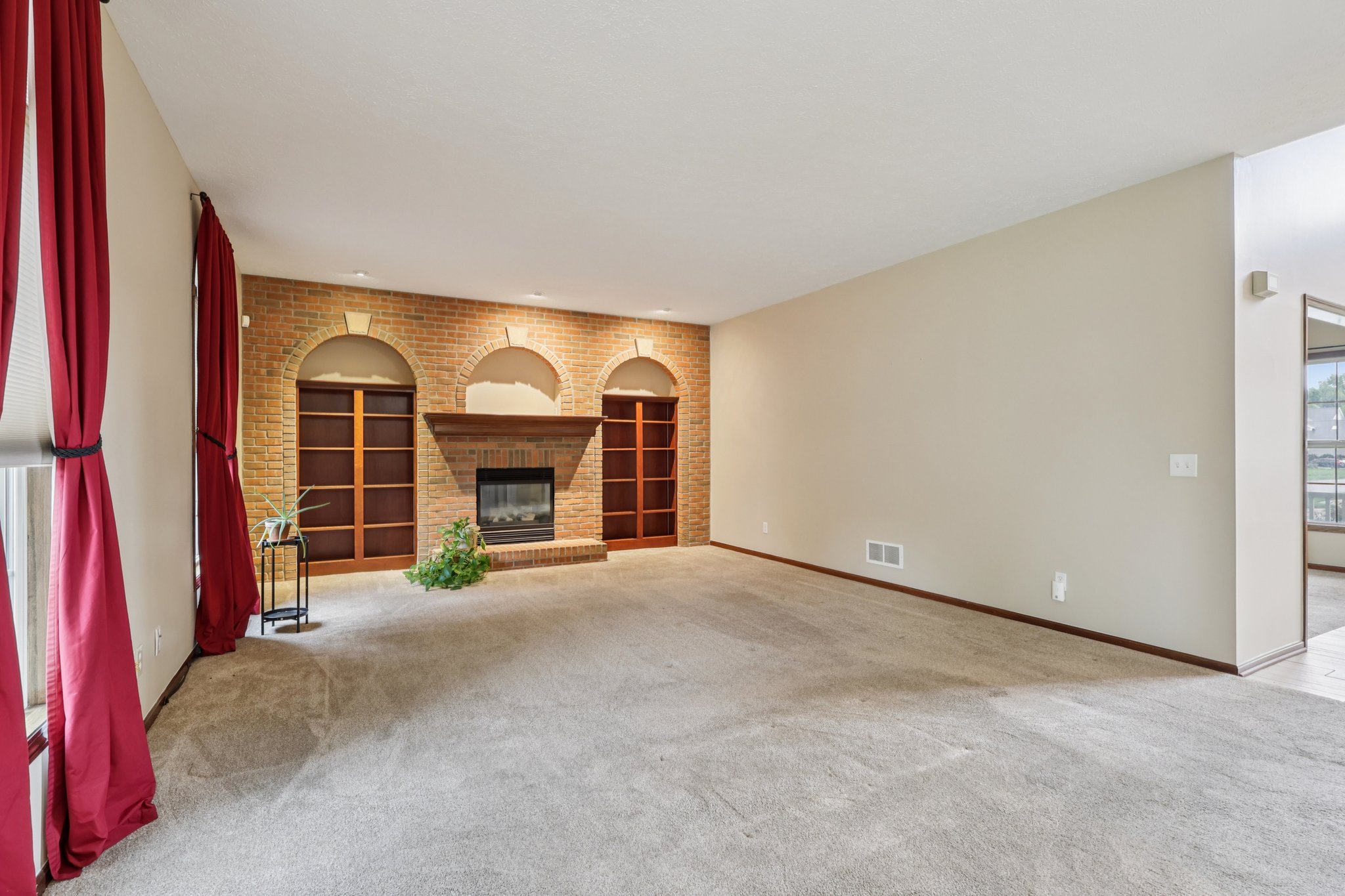 Cantburg Ave NW-S0810-005.jpg
