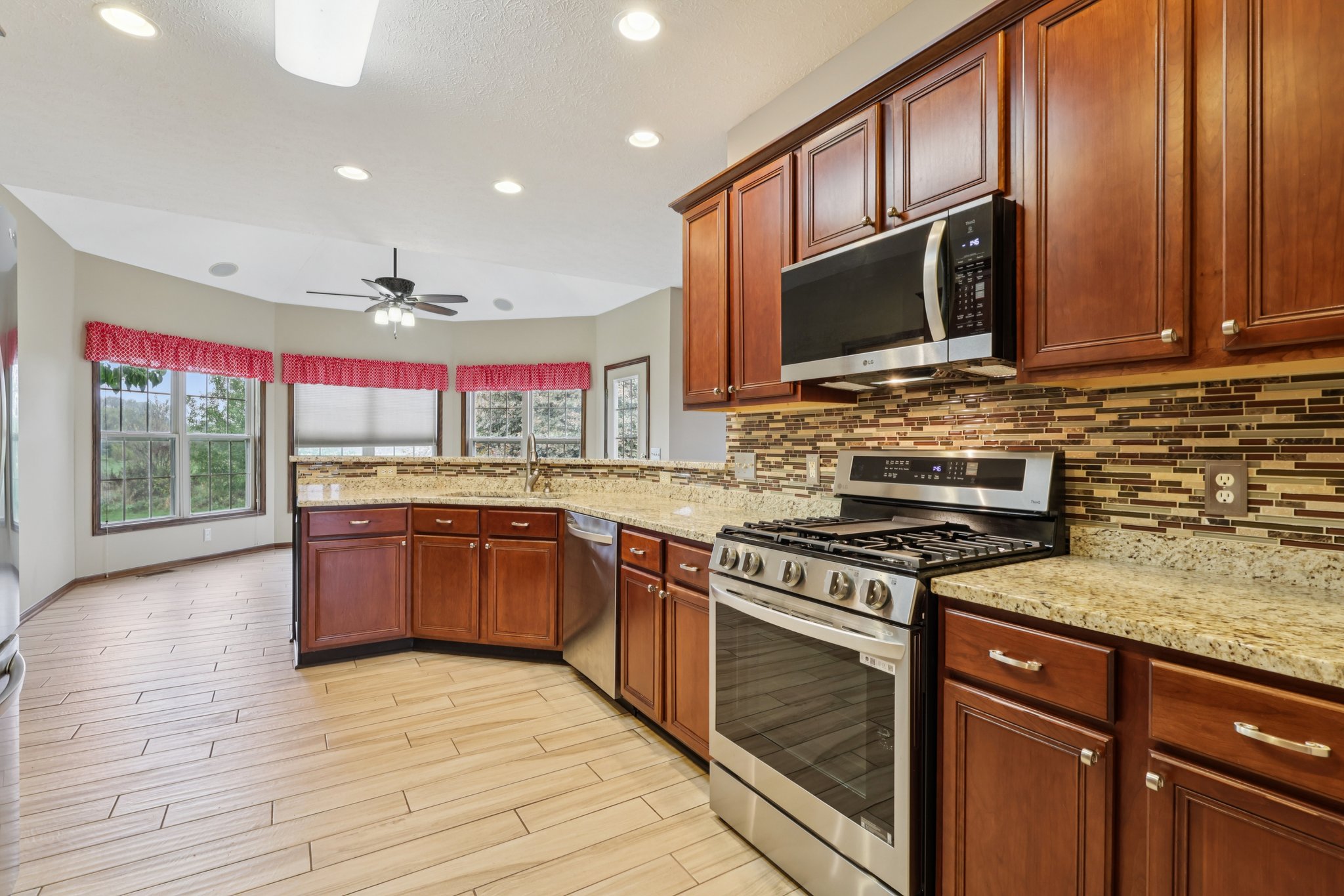 Cantburg Ave NW-S0810-009.jpg