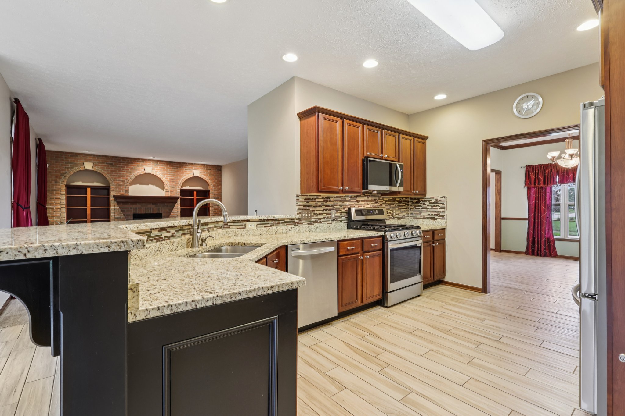 Cantburg Ave NW-S0810-010.jpg