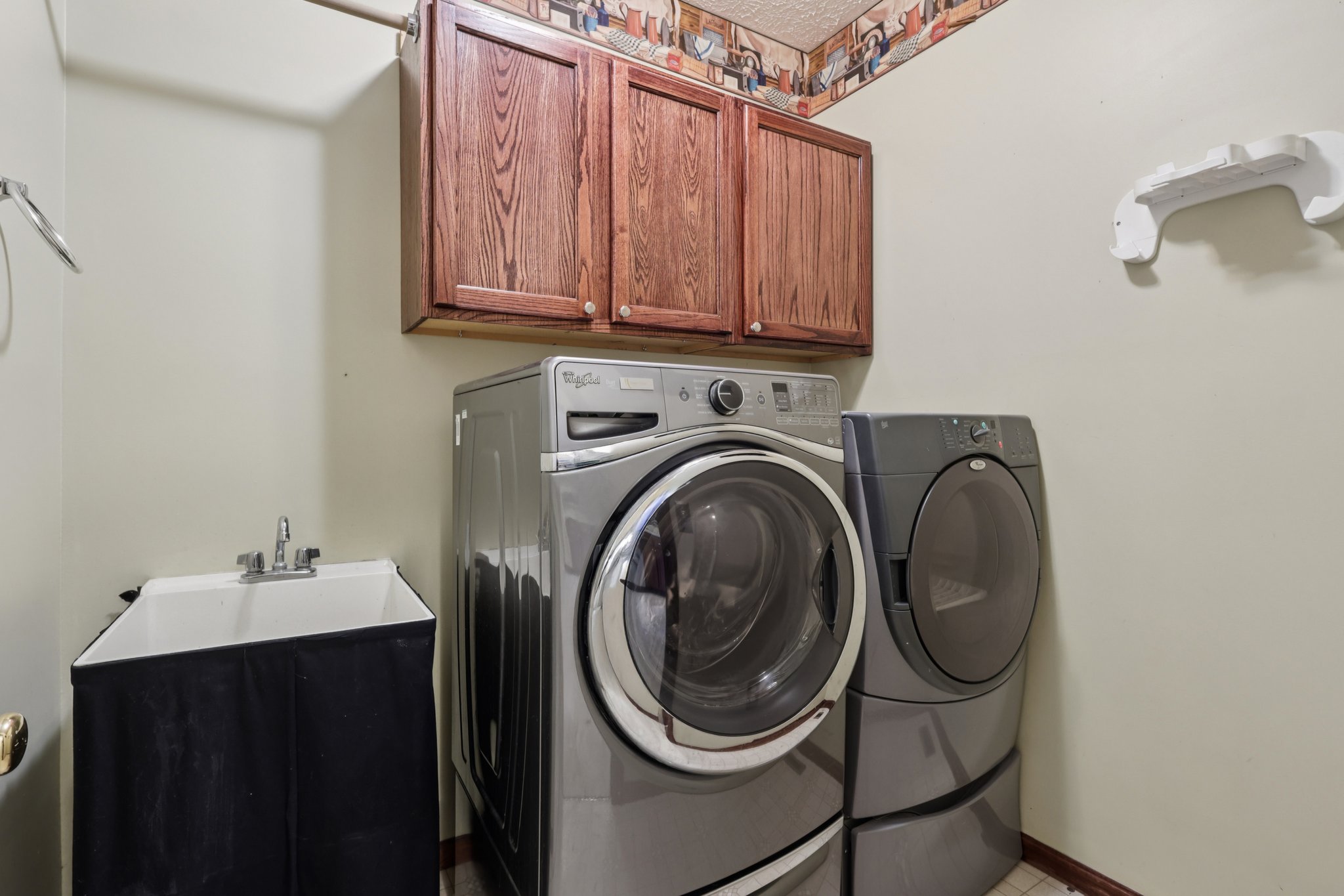 Cantburg Ave NW-S0810-019.jpg